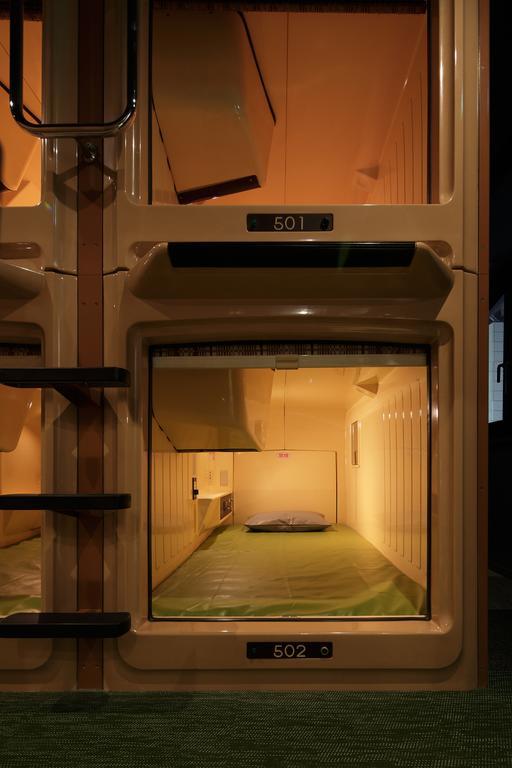 Booth Netcafe & Capsule Hotel Токио Стая снимка